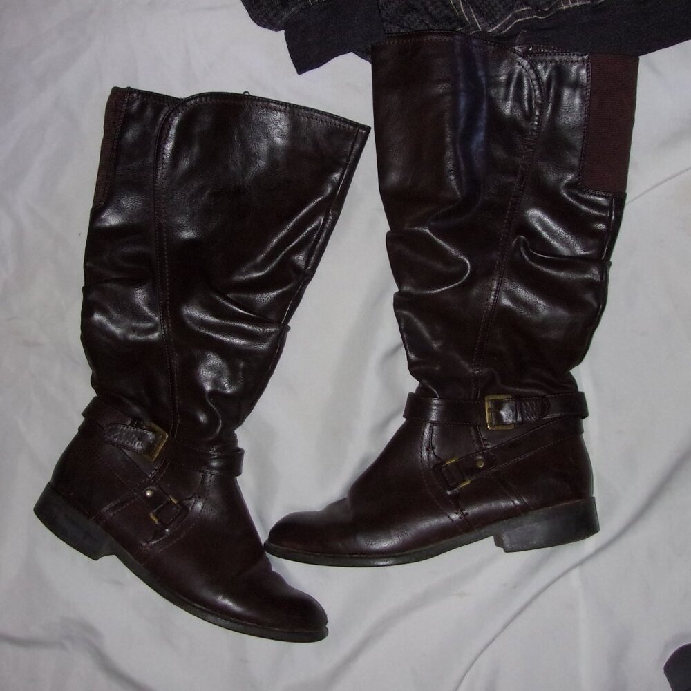 Size 91/2 wide  brown faux leather  womens boots 9 1/2 shoes